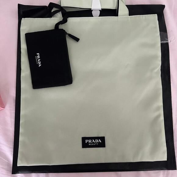 Prada Beauty Set - Picture 7 of 7